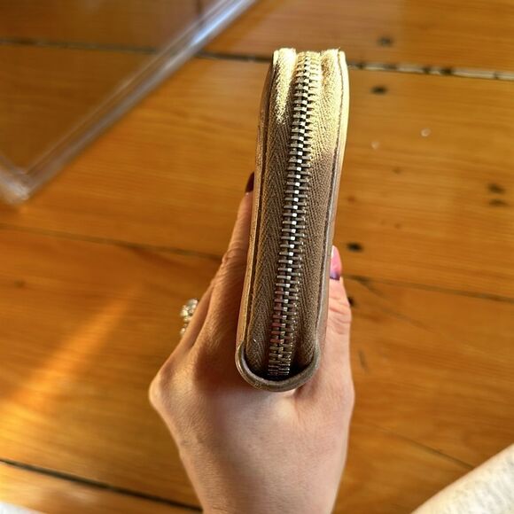 Gucci Wallet - dusty rose with embossed logo - Picture 4 of 8